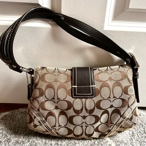 Coach Vintage CC Signature canvas and leather shoulder bag - Picture 5 of 16